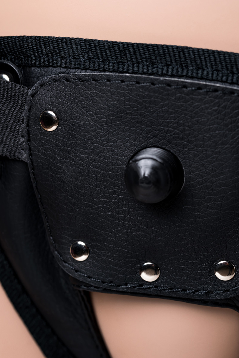 Страпон LoveToy, с поясом Harness, реалистичный, 17.6 см.